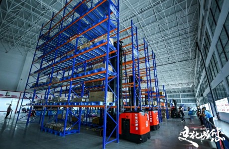 中力6.29多款新品首發,具身智能機器人首次亮相!